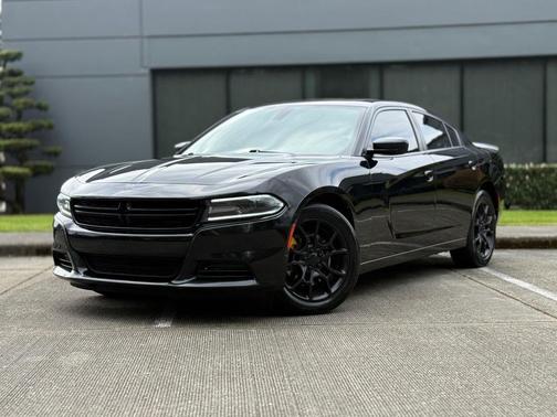 Pitch Black Clearcoat 2017 Dodge Charger SXT