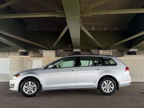 2017 Volkswagen Golf SportWagen TSI S