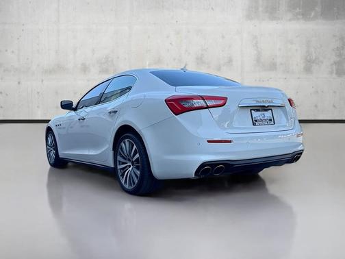 2016 Maserati Ghibli Base