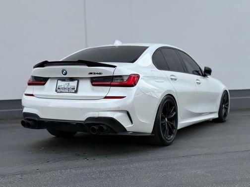 Mineral White Metallic 2021 BMW M340 i