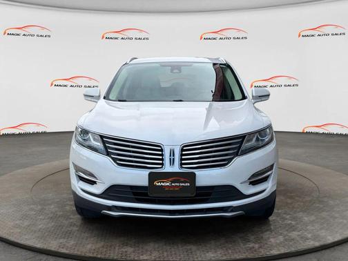 White Platinum Metallic Tri-Coat 2018 Lincoln MKC Reserve