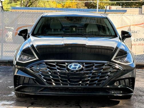 2022 Hyundai SONATA Limited
