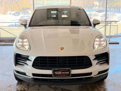 2019 Porsche Macan Sport Utility 4D