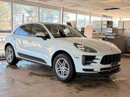 2019 Porsche Macan Sport Utility 4D