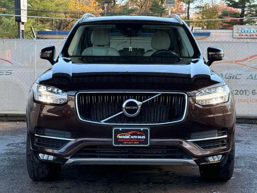 2018 Volvo XC90 T6 Momentum