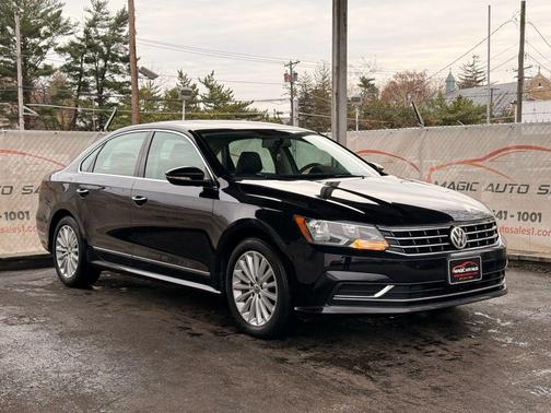 2017 Volkswagen Passat 1.8T SE