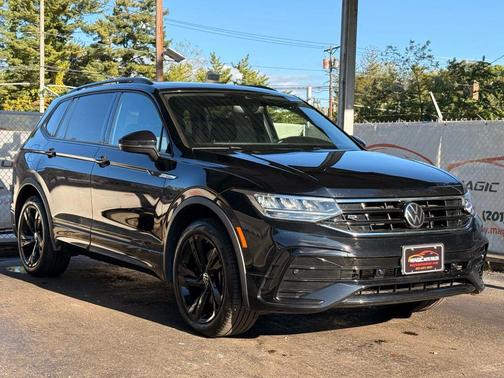 2023 Volkswagen Tiguan 2.0T SE R-Line Black 4MOTION