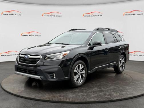 Crystal Black Silica 2022 Subaru Outback Limited XT