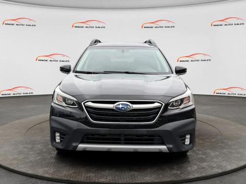Crystal Black Silica 2022 Subaru Outback Limited XT