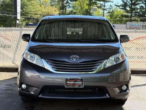 2017 Toyota Sienna XLE Premium