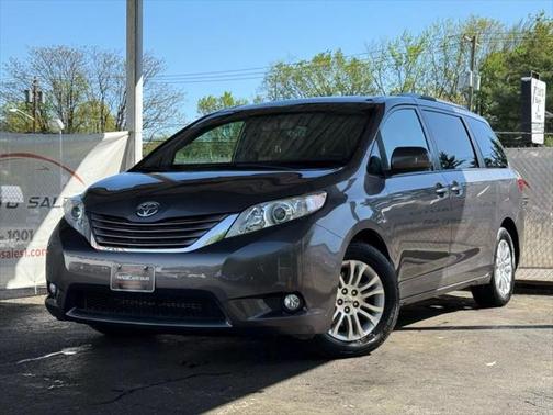 2017 Toyota Sienna XLE Premium