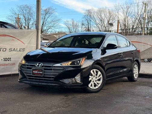 2019 Hyundai ELANTRA SE