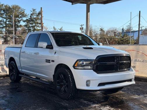 2017 RAM 1500 Night Crew Cab 4x2 5'7' Box