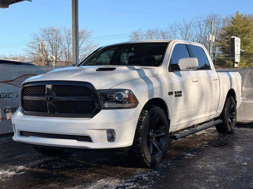 2017 RAM 1500 Night Crew Cab 4x2 5'7' Box