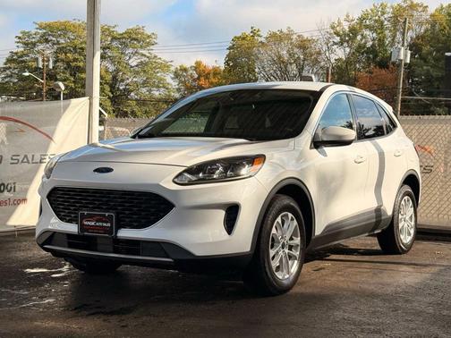 2020 Ford Escape SE
