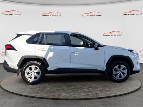 Ice Cap 2024 Toyota RAV4 LE