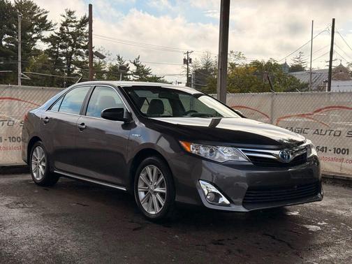 2012 Toyota Camry Hybrid XLE