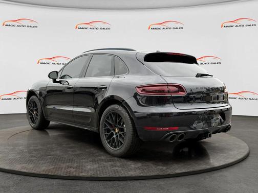 Jet Black Metallic 2017 Porsche Macan GTS