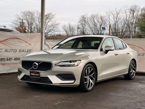 2019 Volvo S60 T6 Momentum