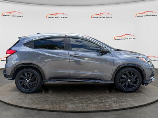 Modern Steel Metallic 2022 Honda HR-V AWD Sport