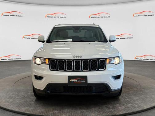 Bright White Clearcoat 2017 Jeep Grand Cherokee Laredo