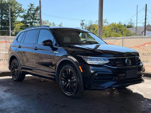 2022 Volkswagen Tiguan 2.0T SE R-Line Black 4MOTION