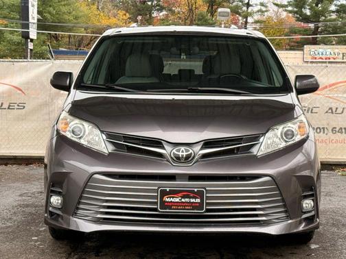 2020 Toyota Sienna XLE Premium