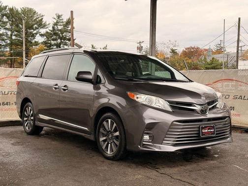 2020 Toyota Sienna XLE Premium