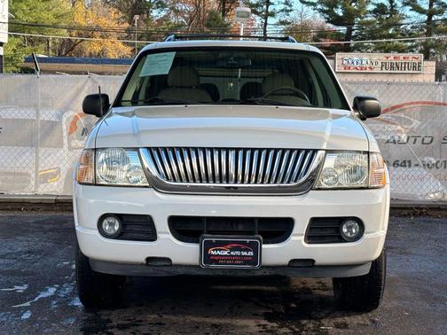 2004 Ford Explorer Limited