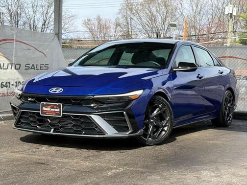 2024 Hyundai ELANTRA SE