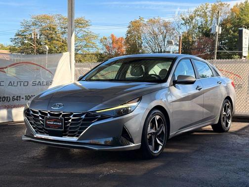 2021 Hyundai ELANTRA Limited