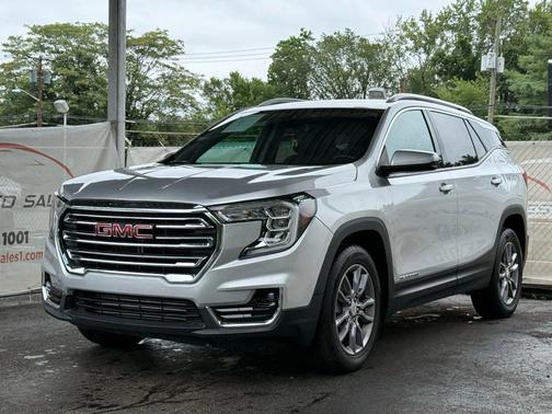 Quicksilver Metallic 2022 GMC Terrain SLT