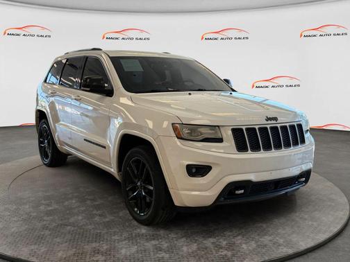Bright White Clearcoat 2014 Jeep Grand Cherokee Overland