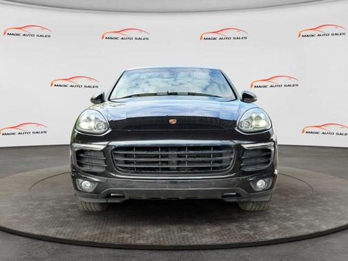Moonlight Blue Metallic 2017 Porsche Cayenne Cayenne