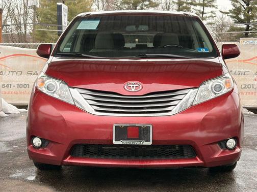 2016 Toyota Sienna XLE