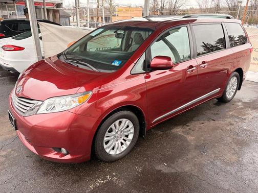 2016 Toyota Sienna XLE