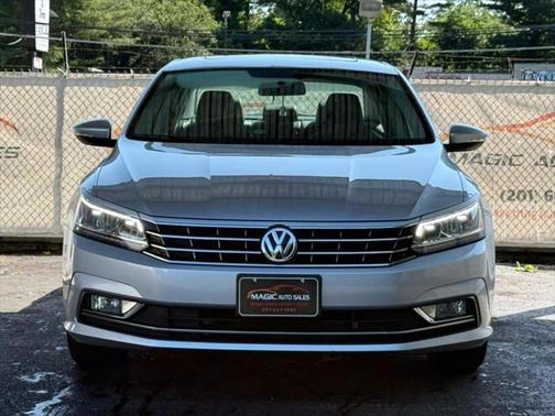2018 Volkswagen Passat 2.0T SE