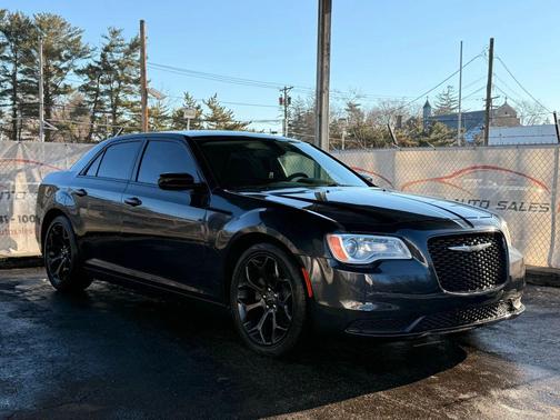 2019 Chrysler 300 Touring