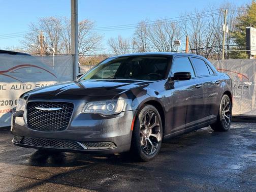 2019 Chrysler 300 Touring