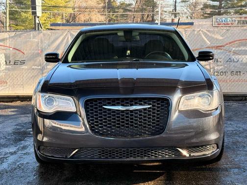 2019 Chrysler 300 Touring