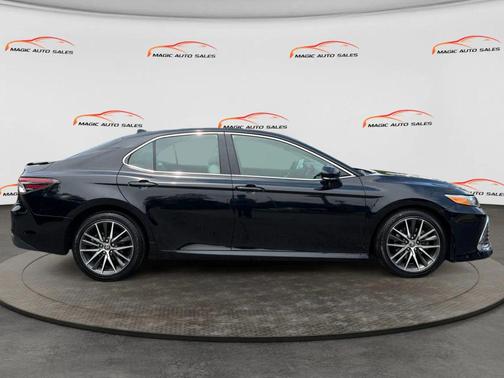 Midnight Black Metallic 2021 Toyota Camry XLE