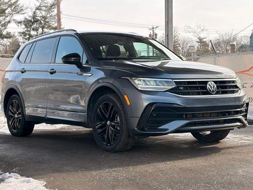 2022 Volkswagen Tiguan 2.0T SE R-Line Black 4MOTION