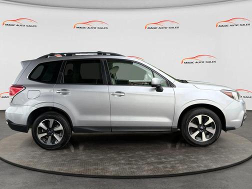 Ice Silver Metallic 2018 Subaru Forester 2.5i Premium