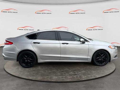 White Platinum Metallic Tri-Coat 2016 Ford Fusion SE