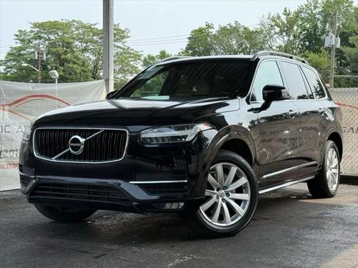2017 Volvo XC90 T6 Momentum