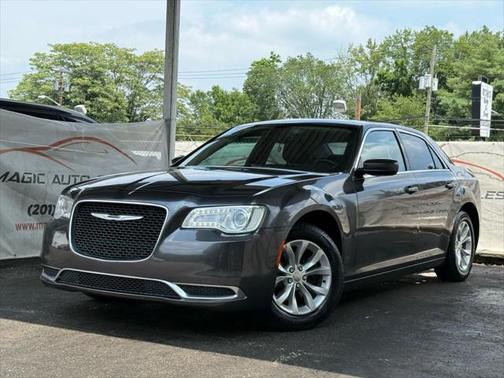 2016 Chrysler 300 Limited