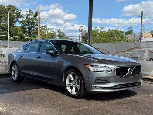 2018 Volvo S90 T5 Momentum