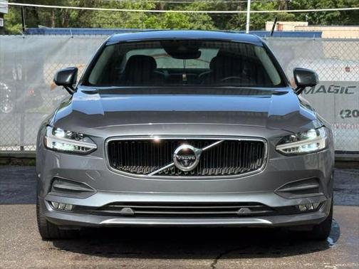 2018 Volvo S90 T5 Momentum