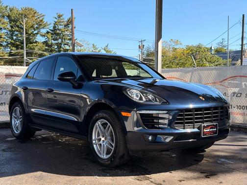 2018 Porsche Macan Sport Utility 4D