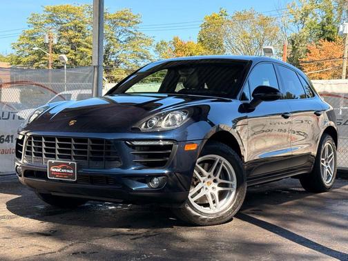 2018 Porsche Macan Sport Utility 4D